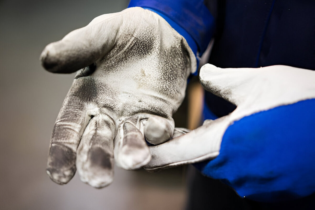 How to Clean Leather Gloves
